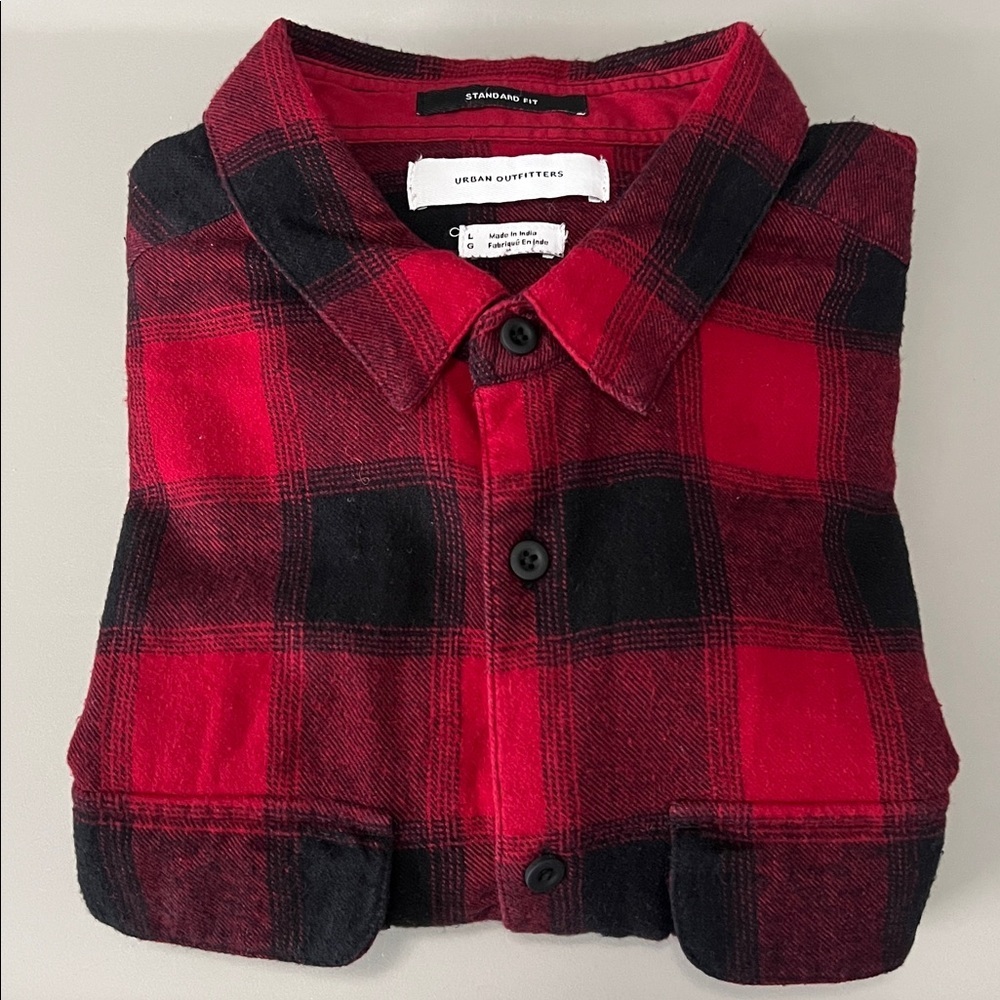 Urban Outfitters Standard Fit Buffalo Plaid Flannel Shirt Red/Black Size Large